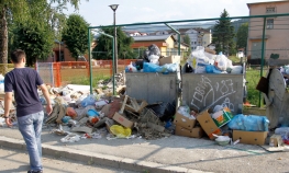 Mještani Čelinca zbog smeća na ulici strahuju od zaraze