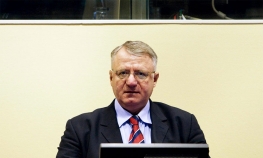 Šešelj ostaje u zatvoru