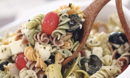 Salata od makarona i sira