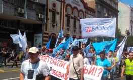 Krenula protestna šetnja sindikata Srbije