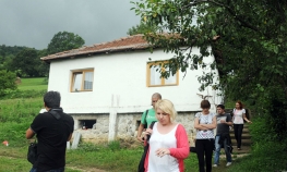 Presudio duplo mlađoj supruzi, pa sebi
