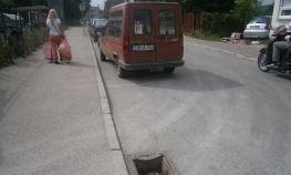 Kradu i poklopce sa šahtova