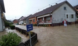 Za nekoliko minuta potopljeno 100 kuća