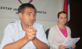 Rafalima ubio dva muškarca u kafiću