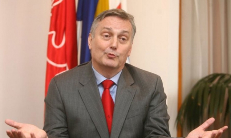 Lagumdžija: Ne bavim se pitanjem svoje smjene