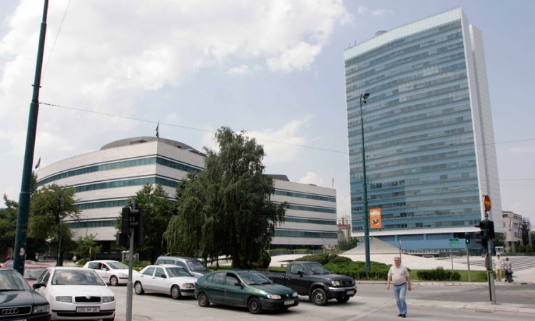 Bh. institucije nastavile rasipničku praksu