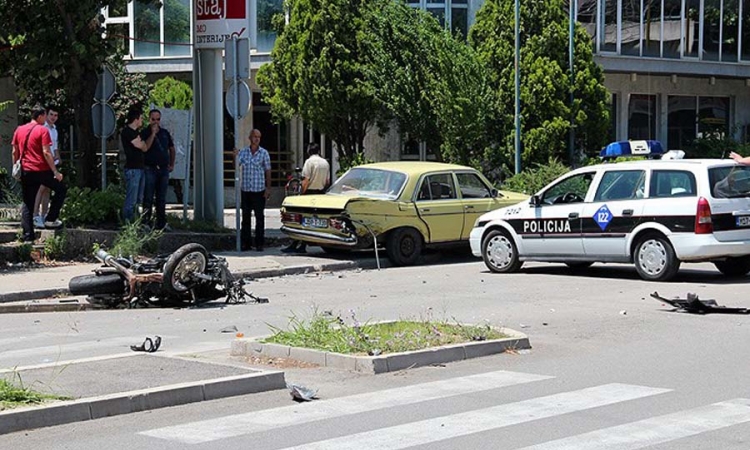 U Mostaru teže povrijeđen motociklista