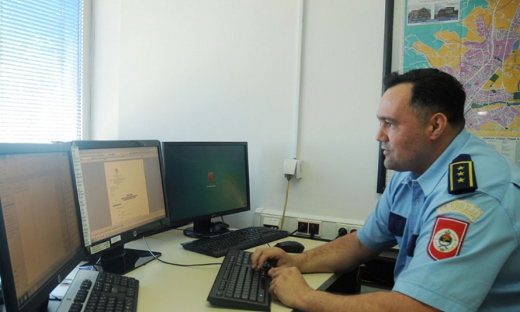 Policiju zovu i zbog duhova i vanzemaljaca