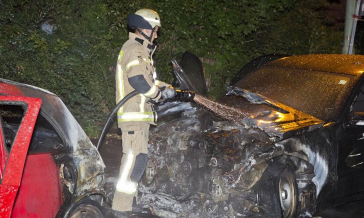 Mercedes Ambasade BiH namjerno zapaljen