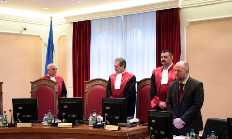 Ukinuti Odluka o prebivalištu i Zakon o povratnicima