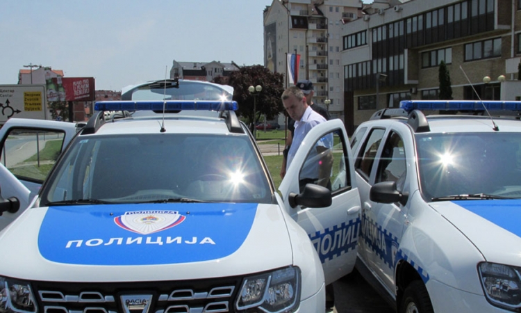 Uručena nova policijska vozila centrima javne bezbjednosti