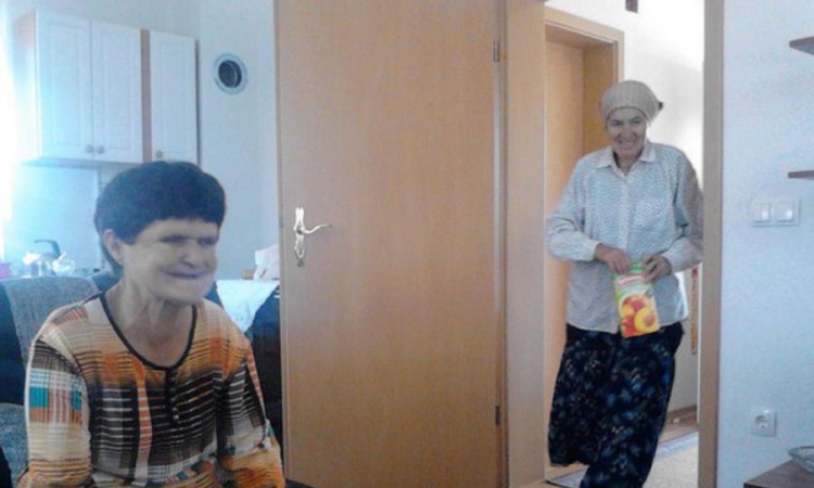 Sestre uselile u novu kuću
