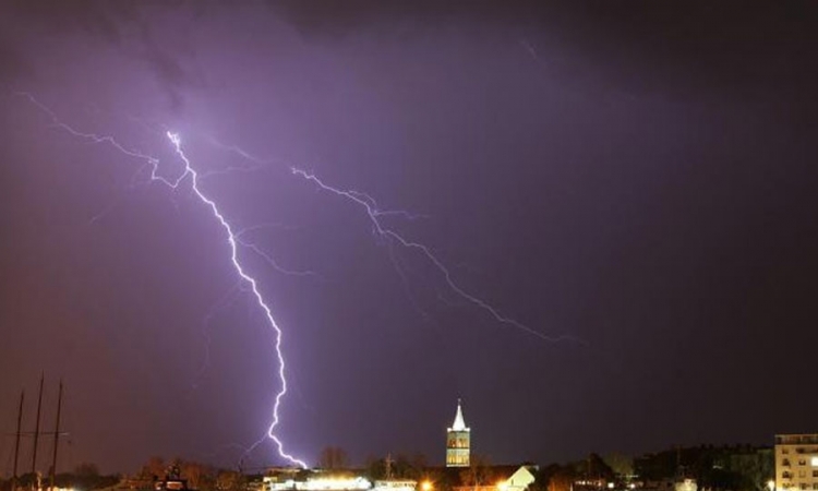 Munja u Zadru povrijedila dvije žene