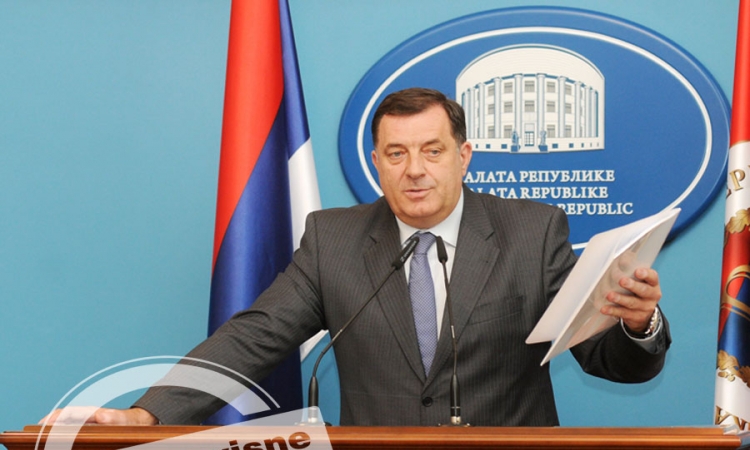 Dodik u Brocu kod Bijeljine prisustvuje podjeli vaučera