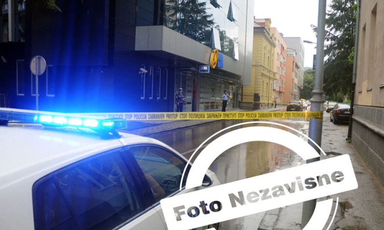 Policija traga za pljačkašima Nove banke