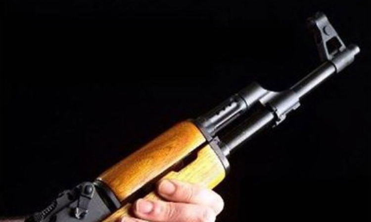 U Kozarskoj Dubici pronađeni droga i oružje