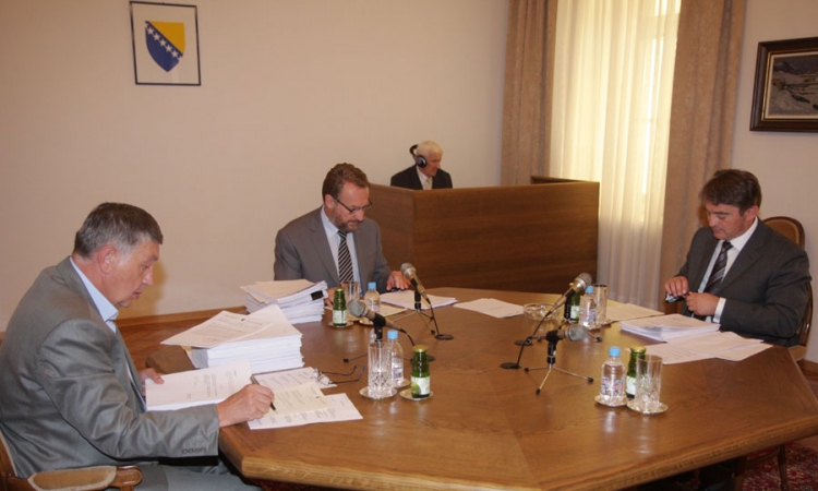 Neizvjesna trka za Predsjedništvo
