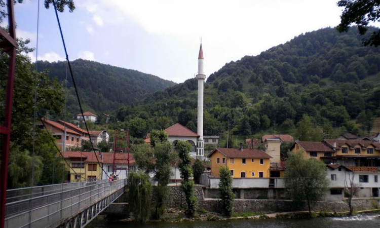 Spustili cvijeće u Vrbas za sve civilne žrtve rata