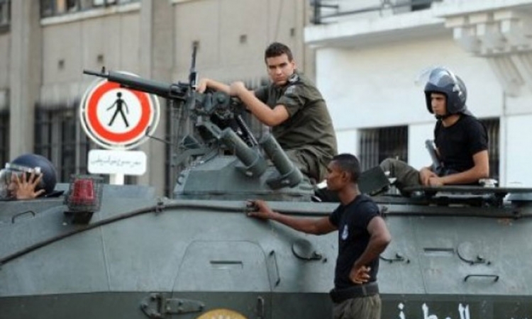 Militanti ubili 14 tuniških  vojnika