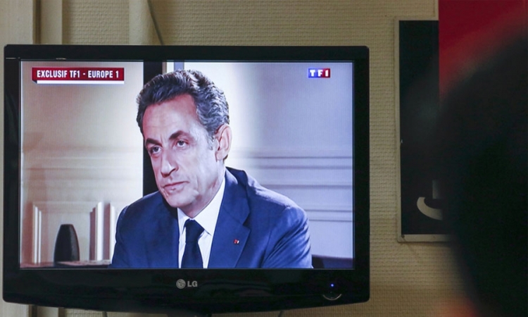 Sarkozijevi psi uništili Jelisejsku palatu