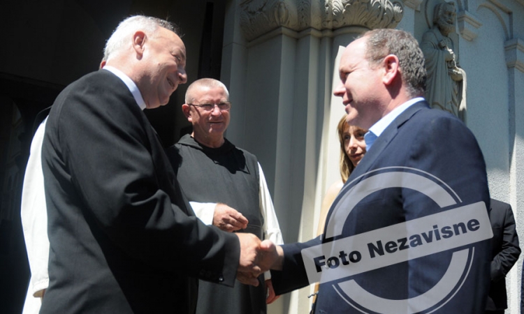 Princu Albertu II od Monaka poklonjen sir iz Trapista