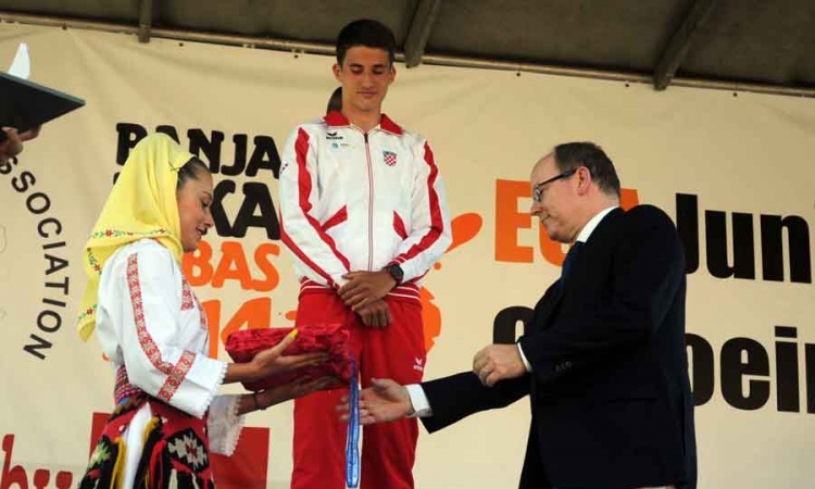 Princ Albert II od Monaka podijelio medalje