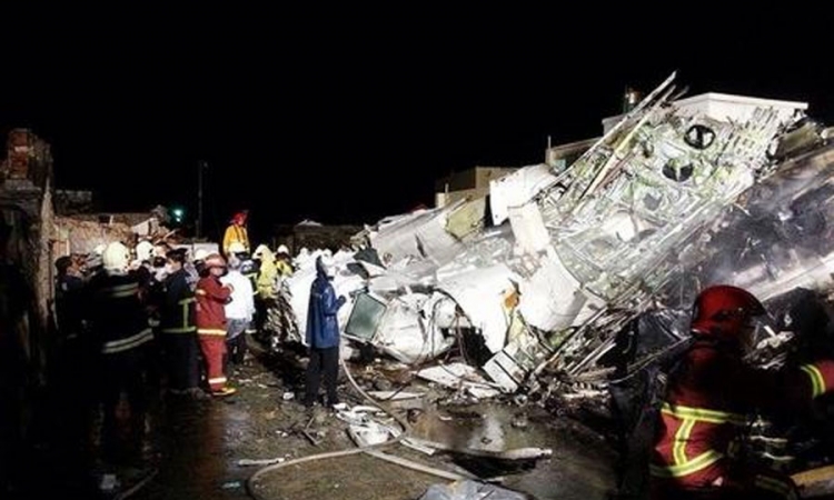 Srušio se avion, poginulo 51 lice