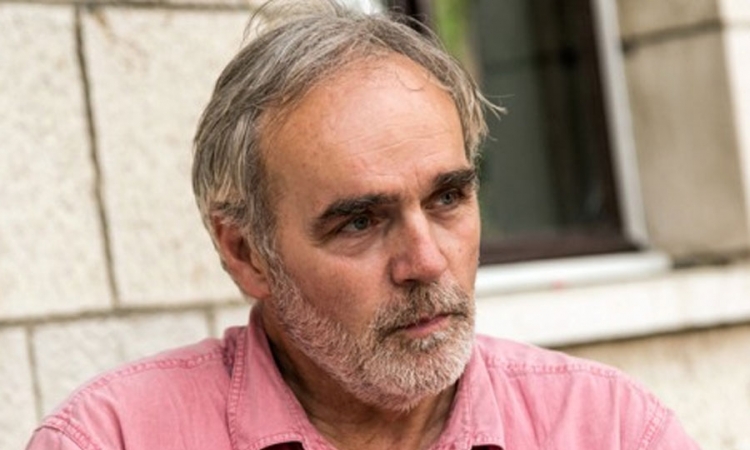 Ćustić: Ljudima treba da ih neko nasmeje