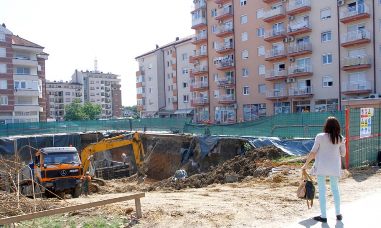 Na Starčevici ostali bez vode i saobraćajnice