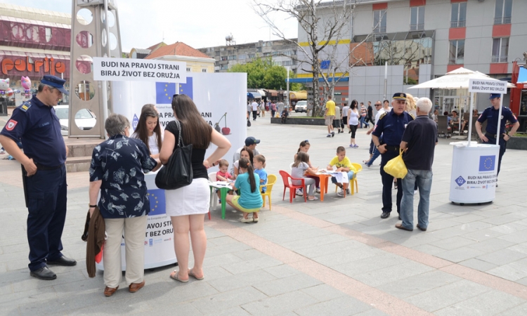 Apel građanima da, bez sankcija, predaju oružje