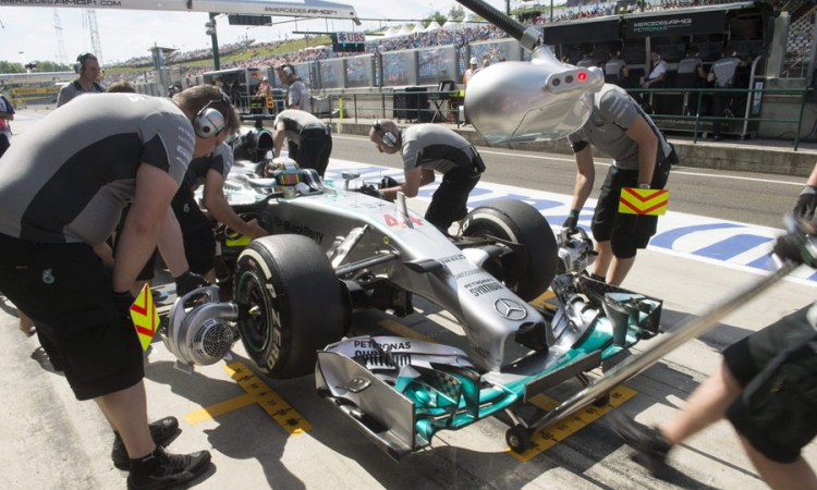 Hamilton postaje kralj Mađarske