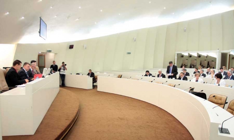 Mandate potrošili na svađe