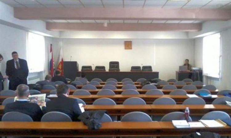 Veto na zakon, nema srpskog jezika