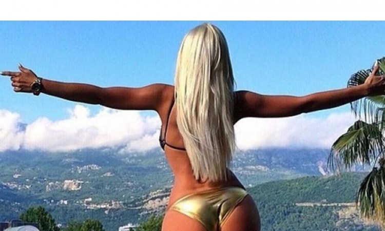 Karleuša se hvali savršenom guzom