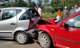 Najmanje dvije osobe povrijeđene u sudaru tri automobila