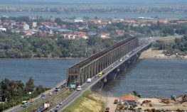 Brod udario u Pančevački most 