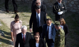 Izviždani Milanović i Josipović,  Tompson sprema koncert