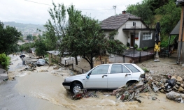 Bujica zbrisala ulicu u Banjaluci
