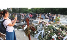 Slikala djecu na Tijaninom grobu