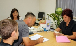 Podjela jednokratne pomoći za kupovinu knjiga u Modriči