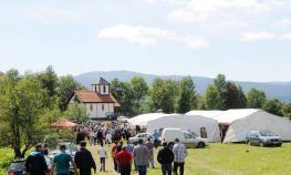 Izboli bivšeg policajca i dvojicu mještana