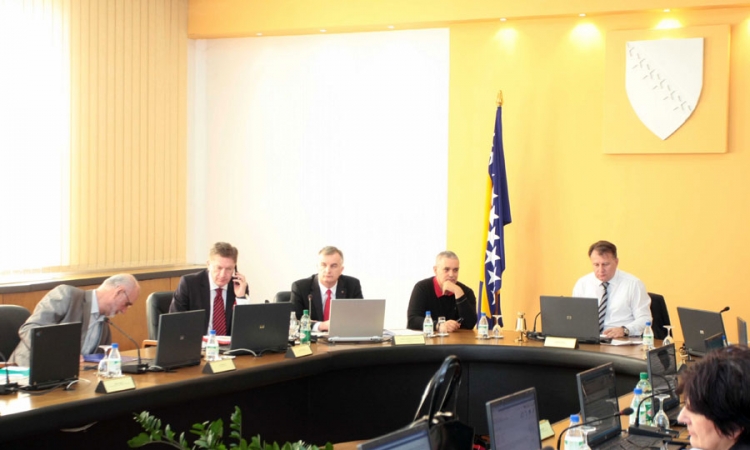 Dijelili milione bez ikakve kontrole
