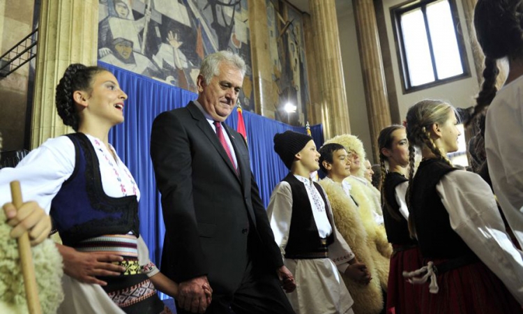 Nikolić zaigrao kolo s djecom