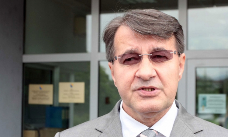 "Nikšić pokleknuo pred ucjenama"