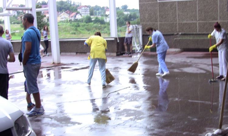 Poplavljene prostorije Kliničkog centra Banjaluka