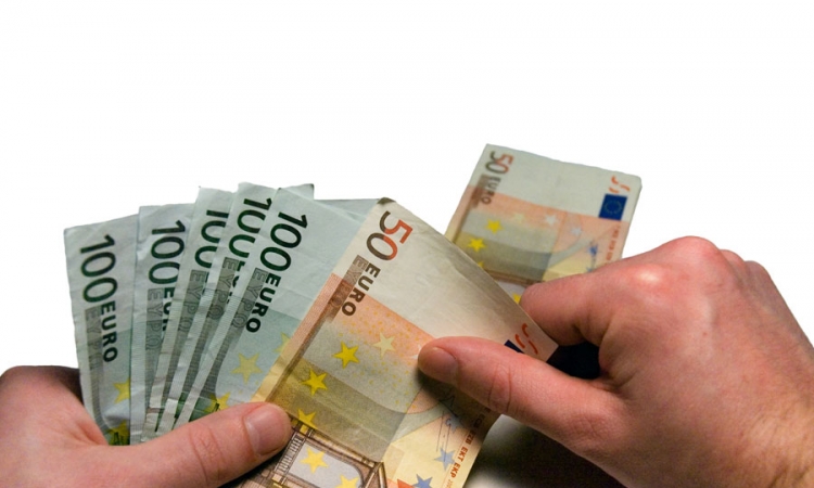 Banjalučanka osumnjičena za zelenaštvo, stekla 10.000 evra