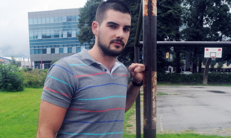Nemanja Bezbradica, rukometaš Borca, preferira sportsku eleganciju