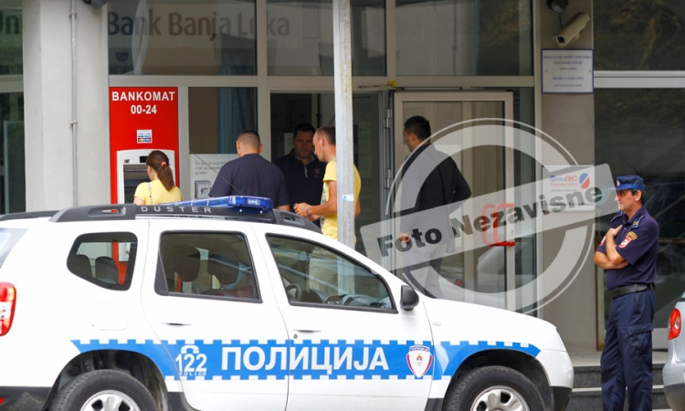 Pljačkaši povrijedili radnika obezbjeđenja i direktora banke