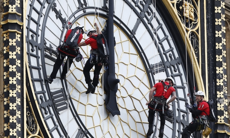 Big Ben umiven tačno u podne