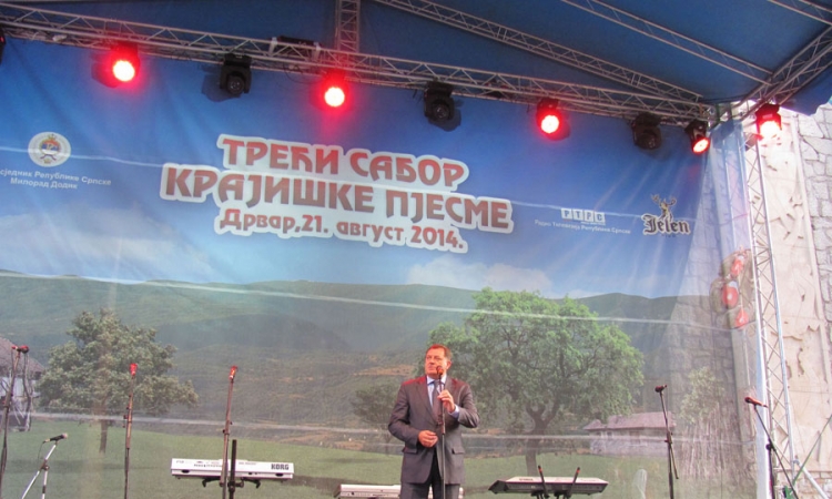 Dodik pozvao Srbe na sabornost i jedinstvo